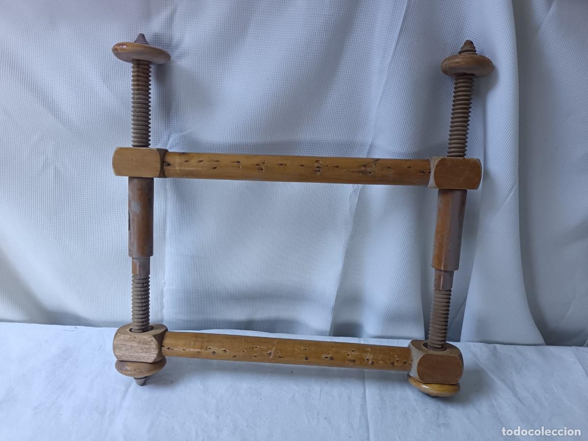 Antig&uuml;edades: Antiguo Bastidor de madera, para para encajes, bolillos o bordados