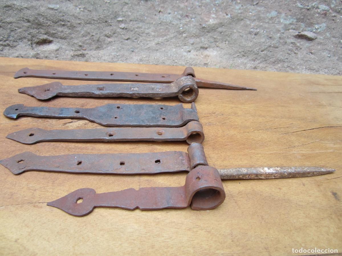 Antig&uuml;edades: Bisagras antiguas forja, lote de 6. - Foto 2