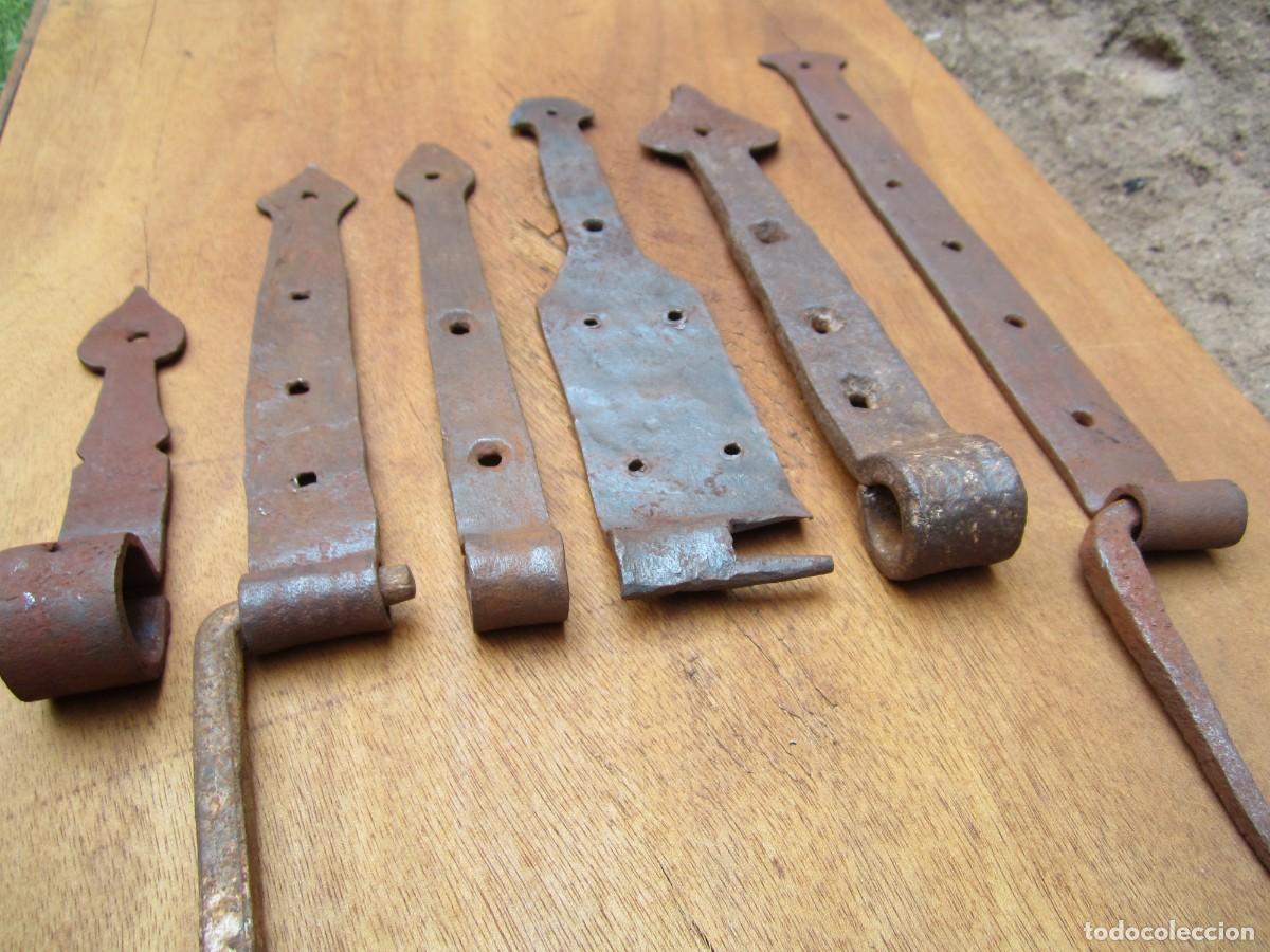 Antig&uuml;edades: Bisagras antiguas forja, lote de 6. - Foto 4