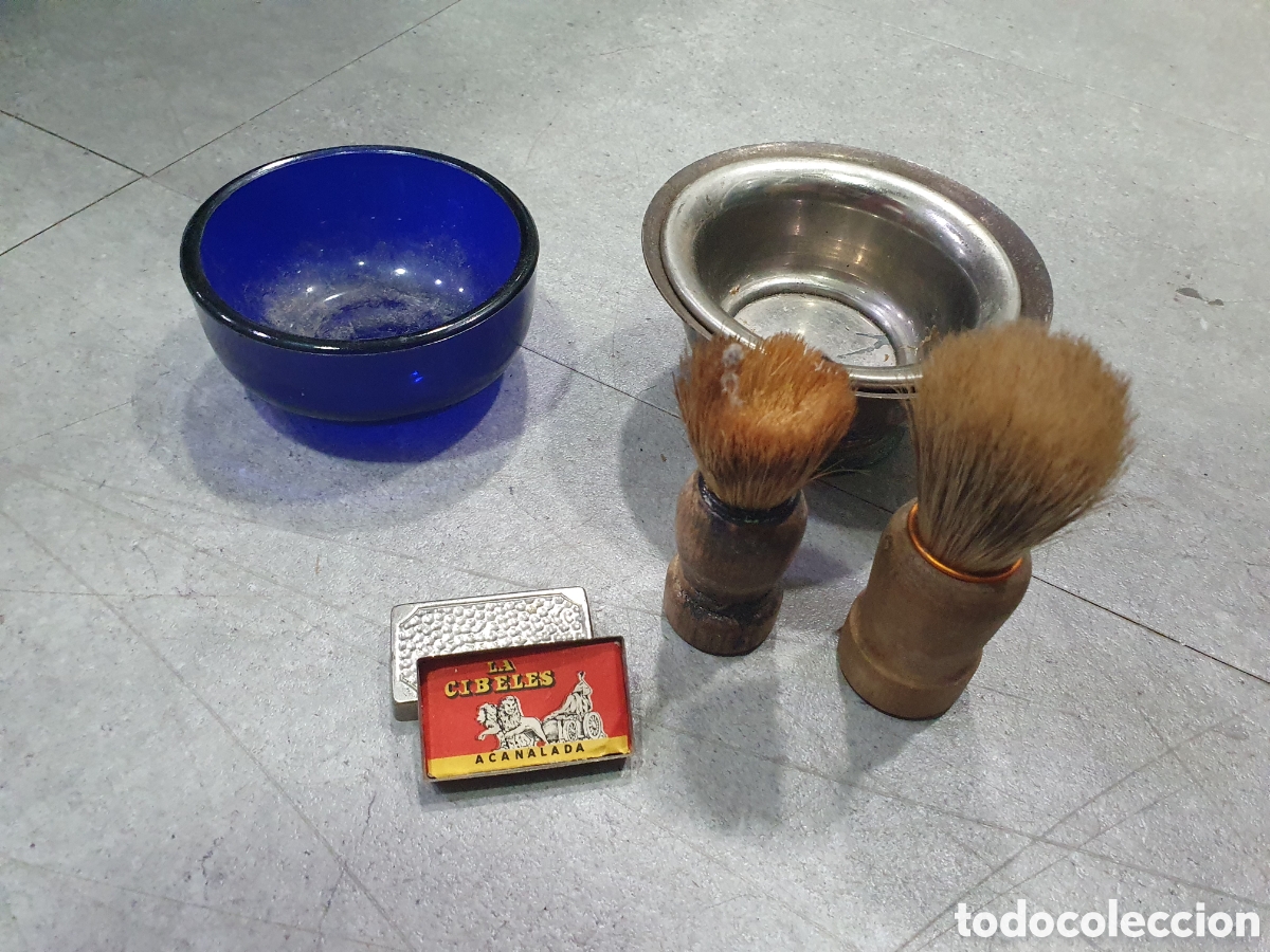 Antiguidades: Lote de utensilios de barber&iacute;a. (L64)