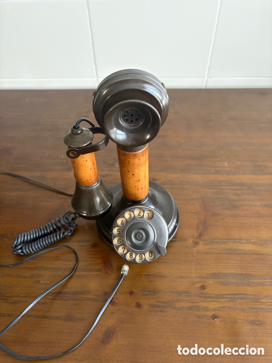 Tel&eacute;fonos: Tel&eacute;fono Vintage de Columna Estilo Candlestick &ndash; Funcional &ndash; Madera y Metal