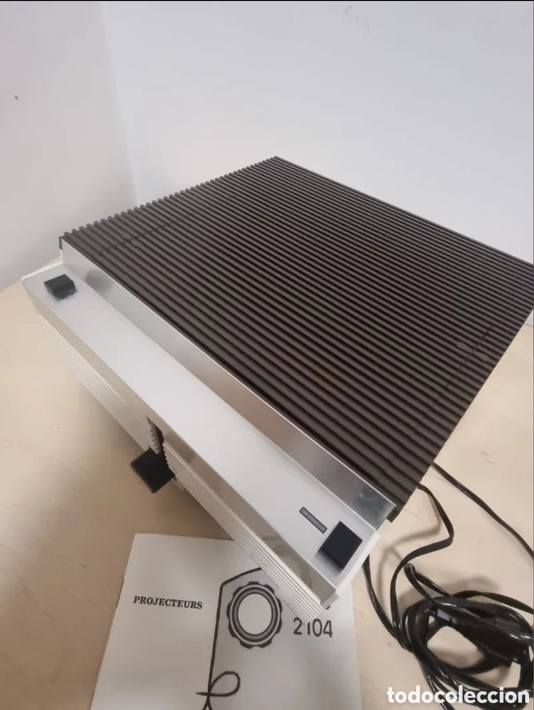 Antig&uuml;edades: Antiguo proyector diapositivas Sodisfom - Foto 3