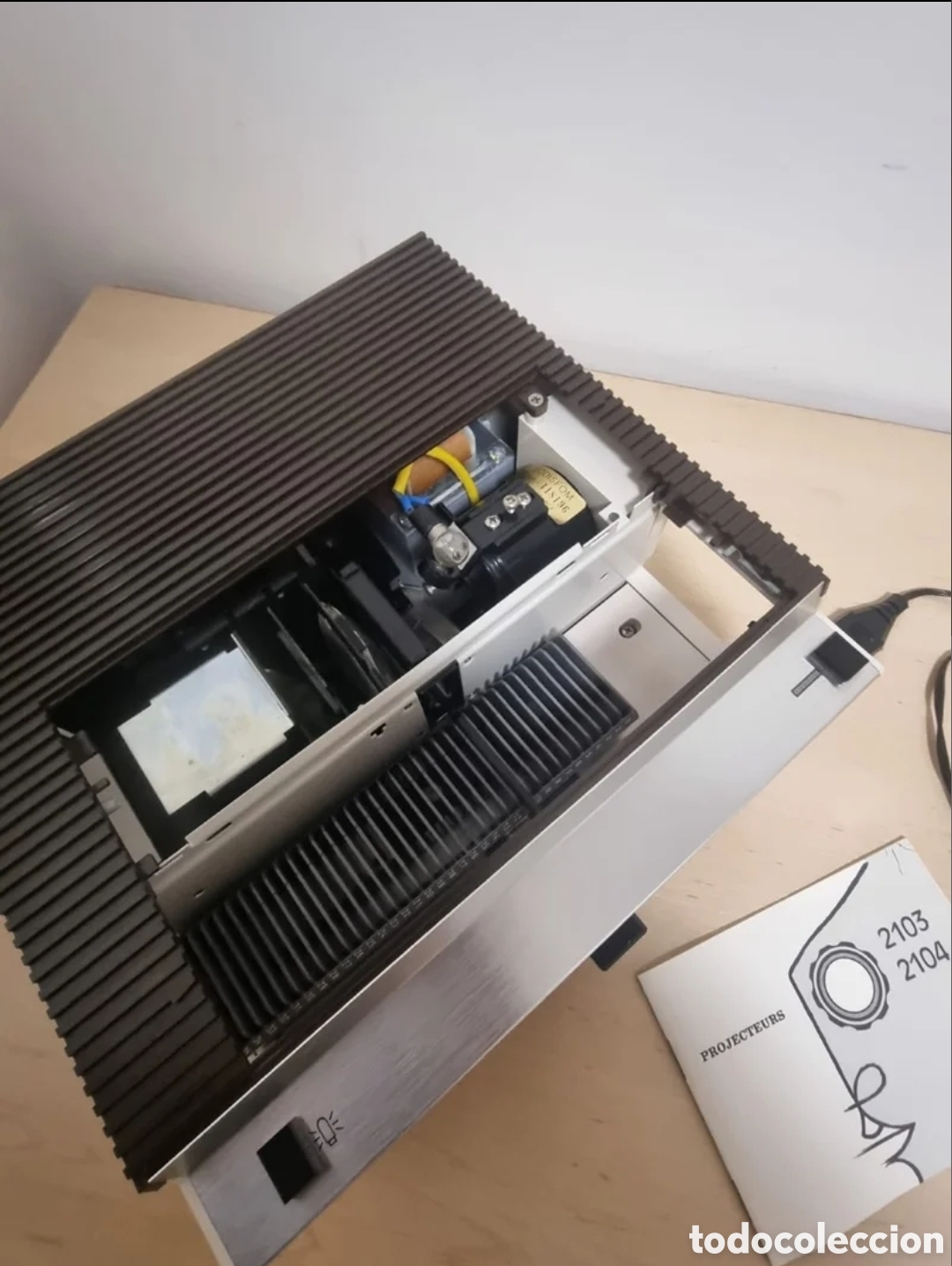 Antig&uuml;edades: Antiguo proyector diapositivas Sodisfom - Foto 6