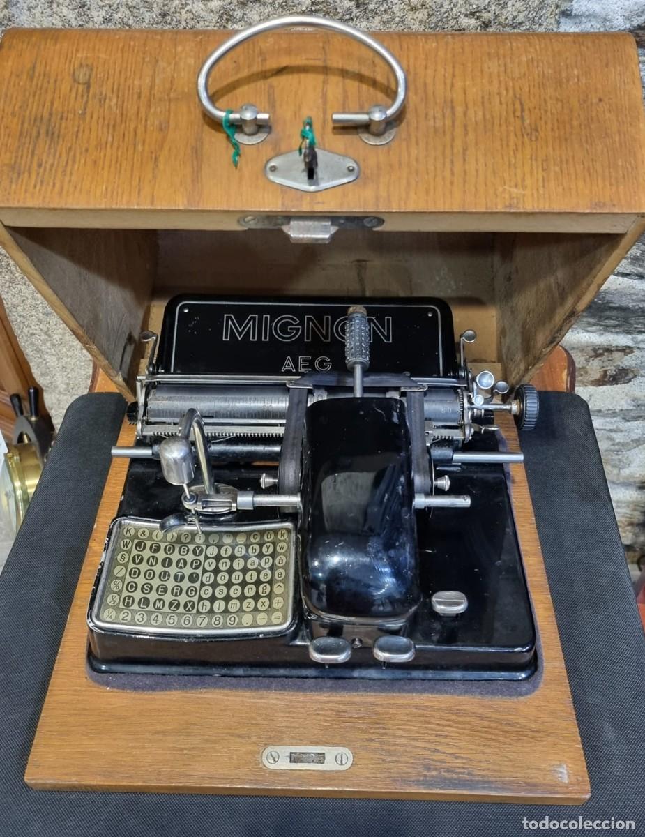 Antig&uuml;edades: ANTIGUA MAQUINA DE ESCRIBIR AEG MIGNON