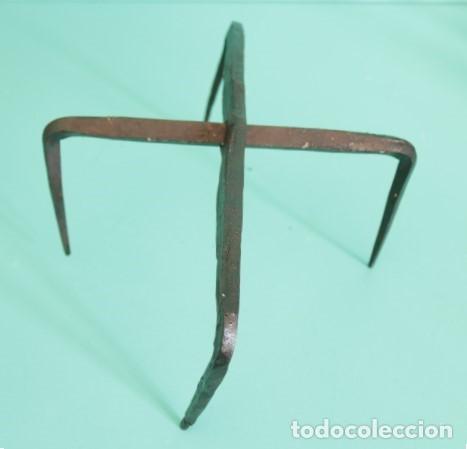Antig&uuml;edades: Reja carcelaria vintage de hierro - forjado a mano - 24 cm x 30 cm