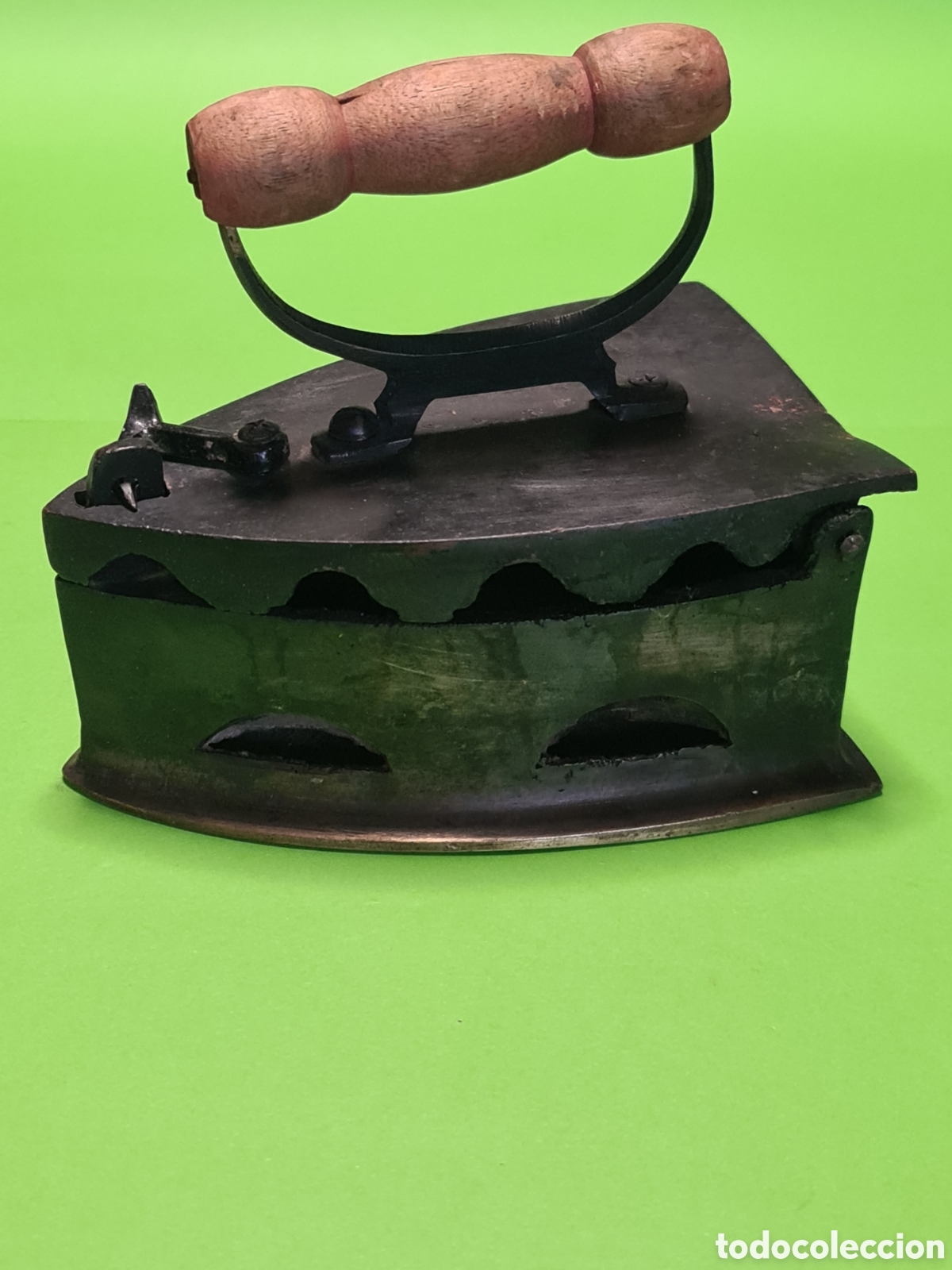 Antig&uuml;edades: Antigua plancha de carb&oacute;n/bronce - Foto 2