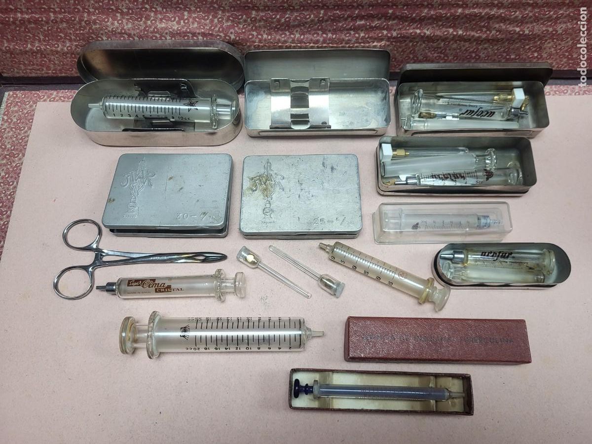 Antiguidades: LOTE MATERIAL MEDICO PRACTICANTE JERINGUILLAS AGUJAS
