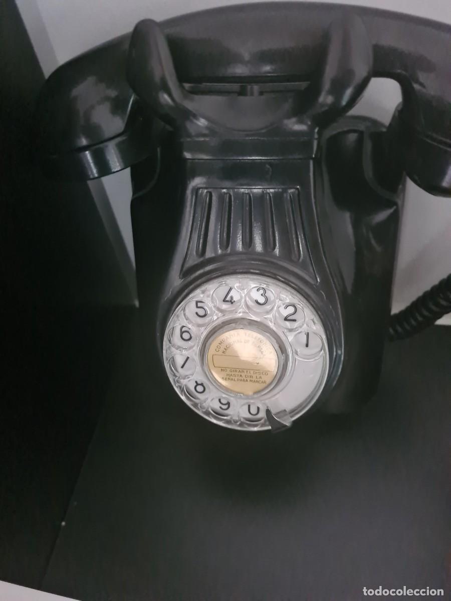 Tel&eacute;fonos: Tel&eacute;fono antiguo de baquelita negro original