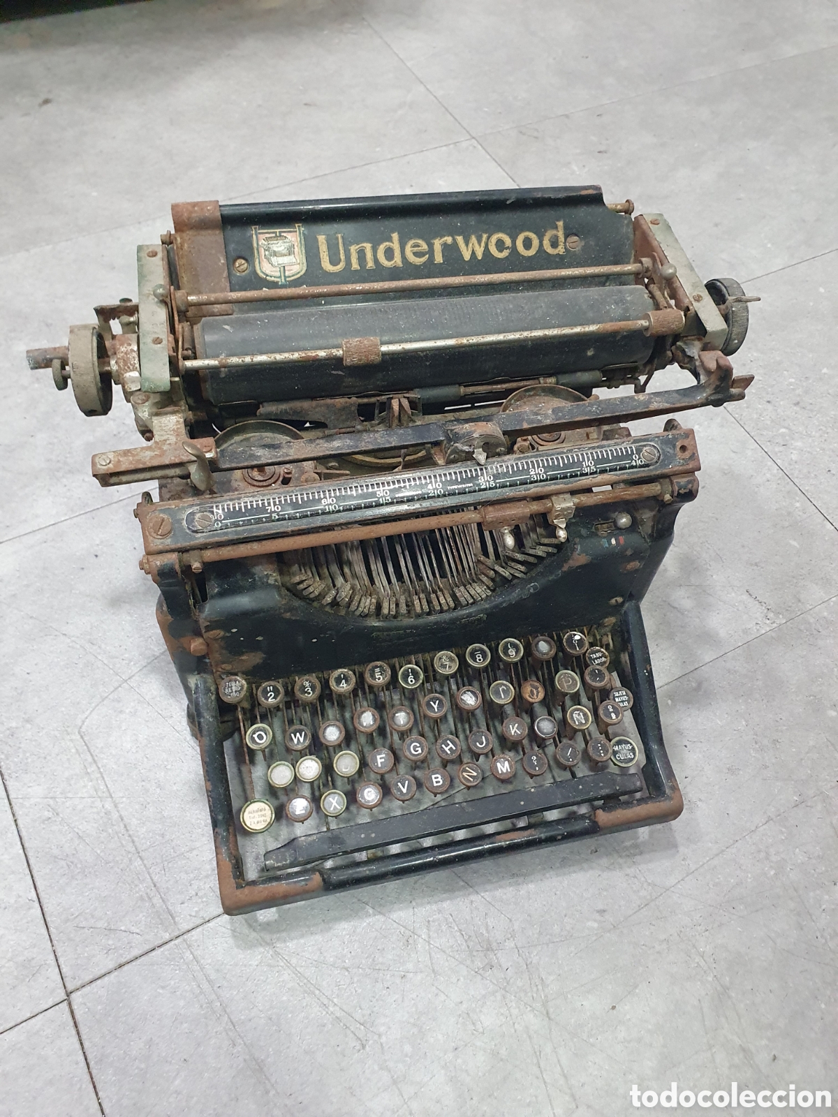 Antig&uuml;edades: SALIDA 0.01&euro;. M&aacute;quina de escribir Underwood. A restaurar.