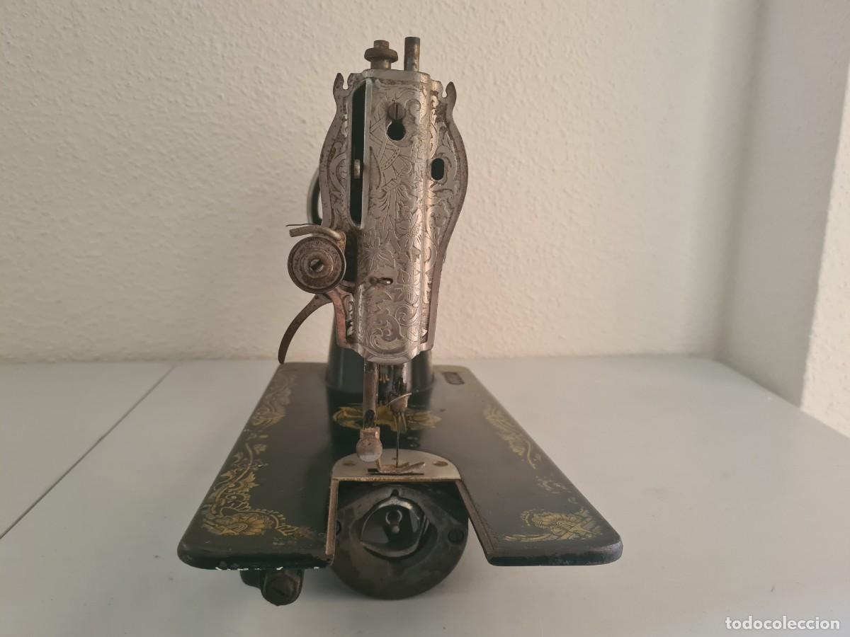 Antig&uuml;edades: M&aacute;quina de coser Singer - Foto 3