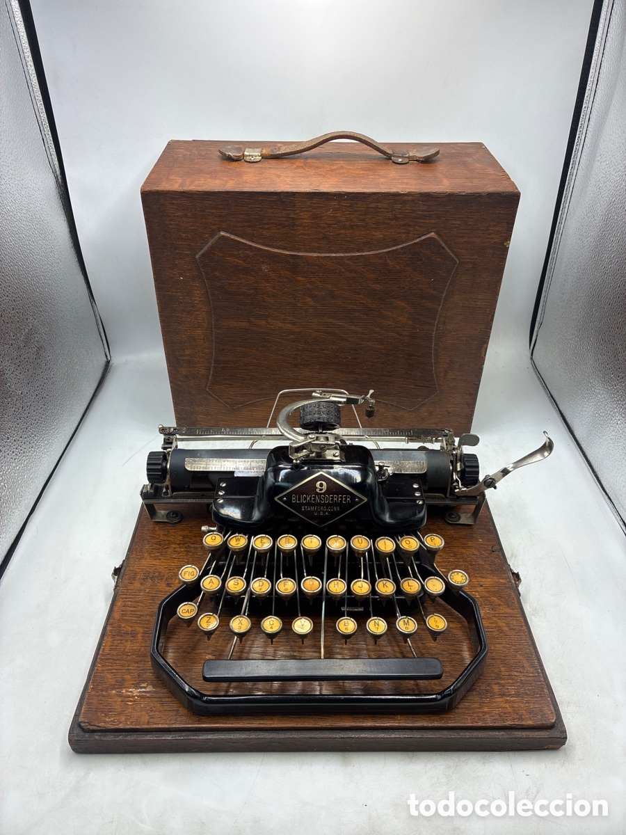 Antig&uuml;edades: M&aacute;quina de Escribir Blickensderfer n&uacute;mero 9 con caja original.