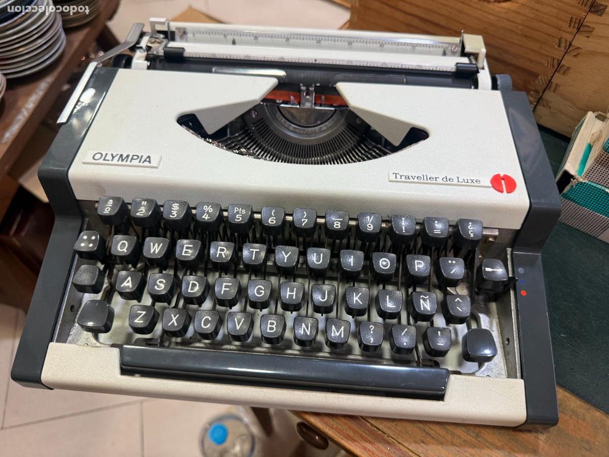 Antig&uuml;edades: MAQUINA DE ESCRIBIR OLYMPIA