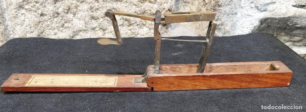 Antig&uuml;edades: ANTIGUA BALANZA DE BOLSILLO PARA ONZAS DE ORO - Foto 2