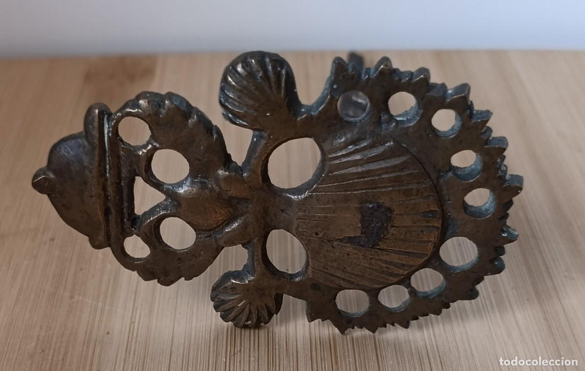 Antiques: Clavo de Port&oacute;n Barroco en Lat&oacute;n y Hierro - Conchas S.XVII