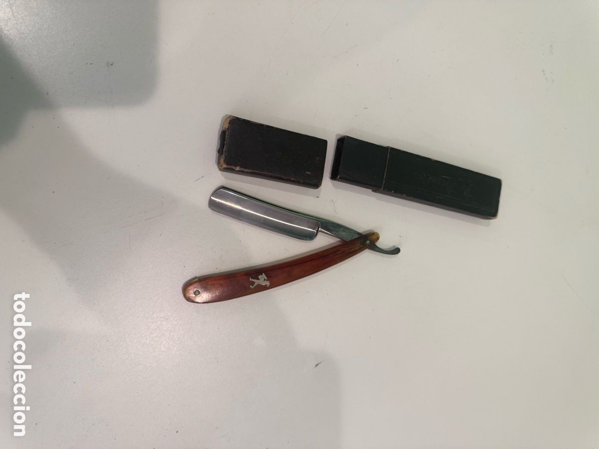 Antiquit&auml;ten: Navaja de afeitar B&ouml;hler Extra Ambossmann Solingen n&ordm; 99 con su estuche .