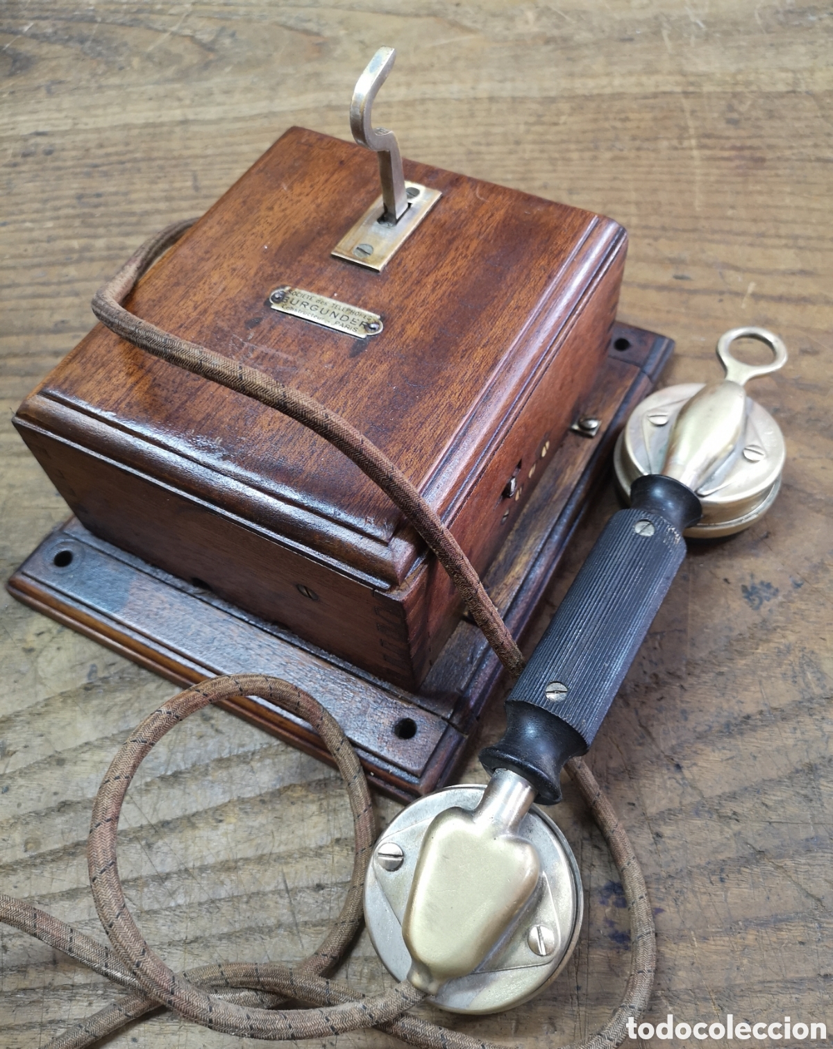 Tel&eacute;fonos: Tel&eacute;fono de pared antiguo Burgunder Modelo 1910