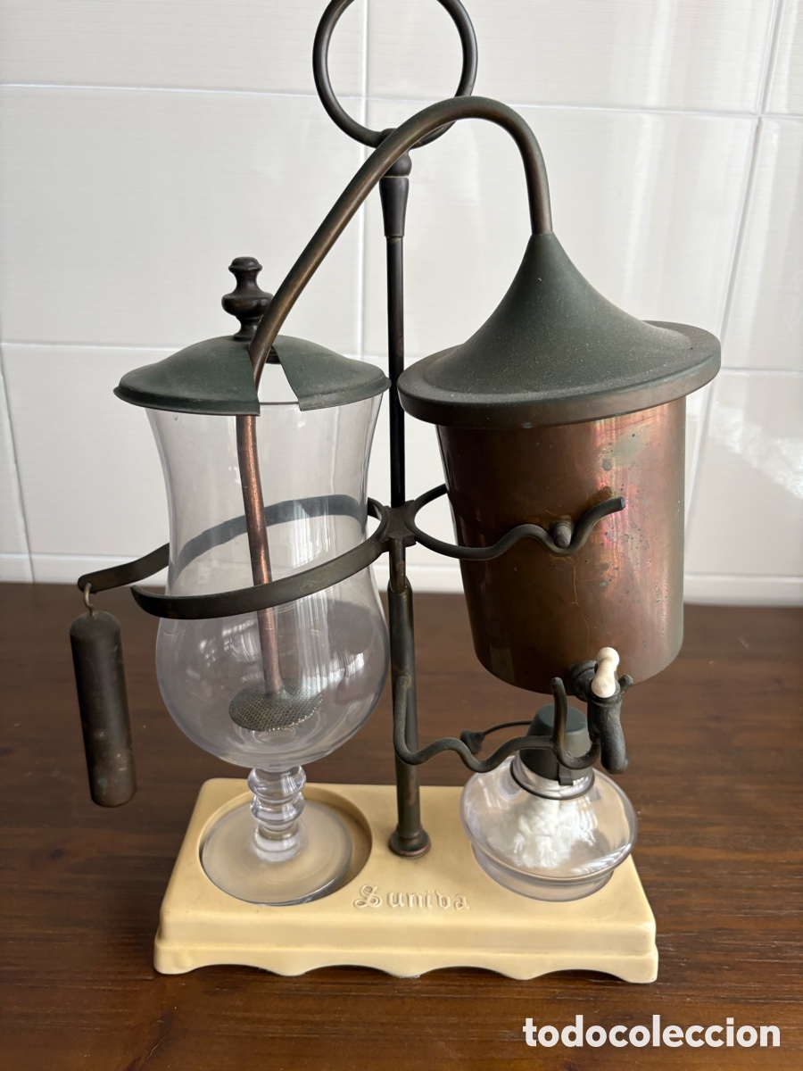 Antig&uuml;edades: Antiguo alambique de sobremesa en cobre y cristal con mechero de alcohol