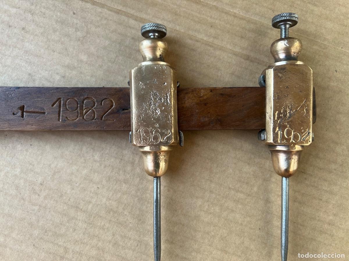 Antig&uuml;edades: Comp&aacute;s de PARALELAS DE METAL DE 20 cm de alto - Foto 7