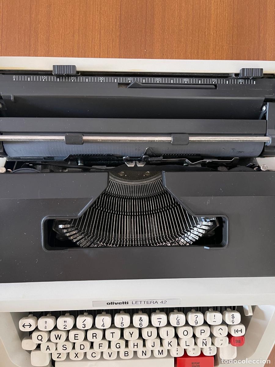 Antig&uuml;edades: M&aacute;quina de escrivir Olivetti Lettera 42 - Foto 3