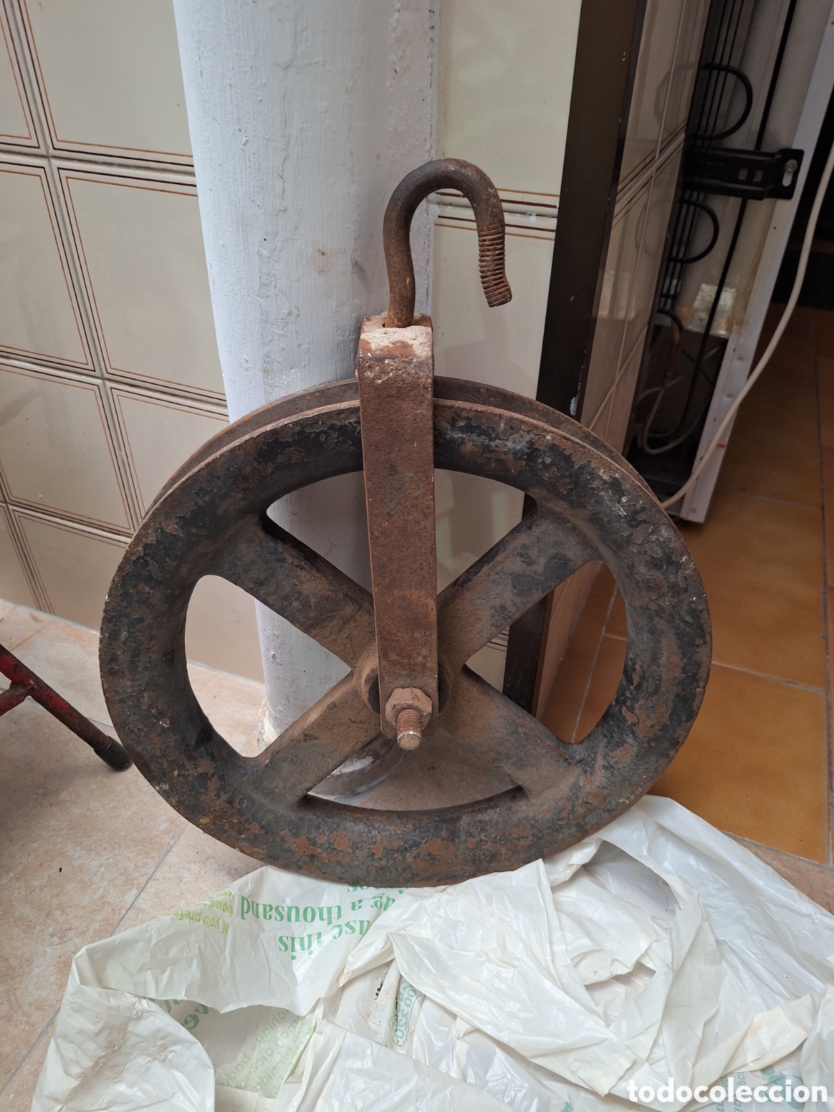 Antig&uuml;edades: Enorme polea industrial de hierro forjado. - Foto 4