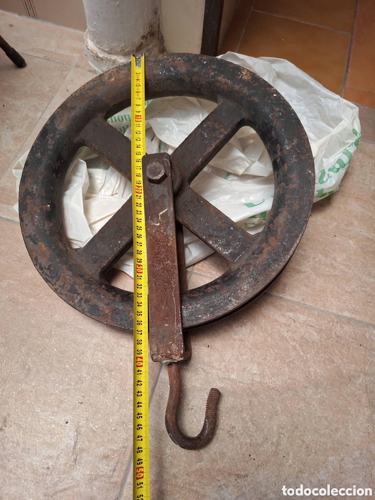 Antig&uuml;edades: Enorme polea industrial de hierro forjado. - Foto 1