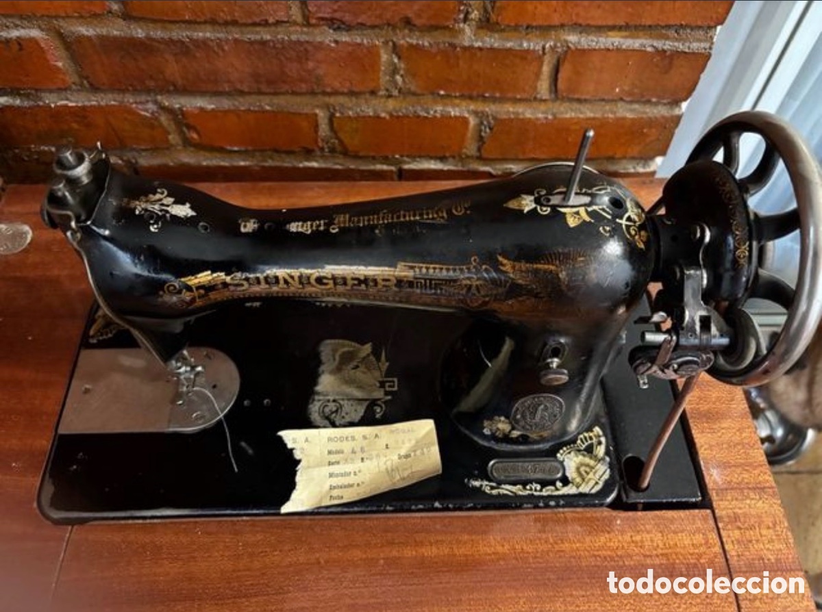 Antig&uuml;edades: M&aacute;quina de coser Singer a pedal