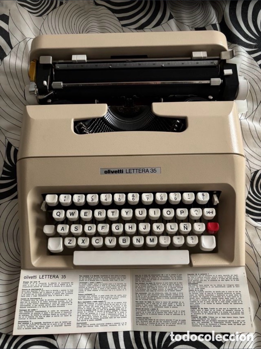 Antig&uuml;edades: M&aacute;quina de escribir Olivetti
