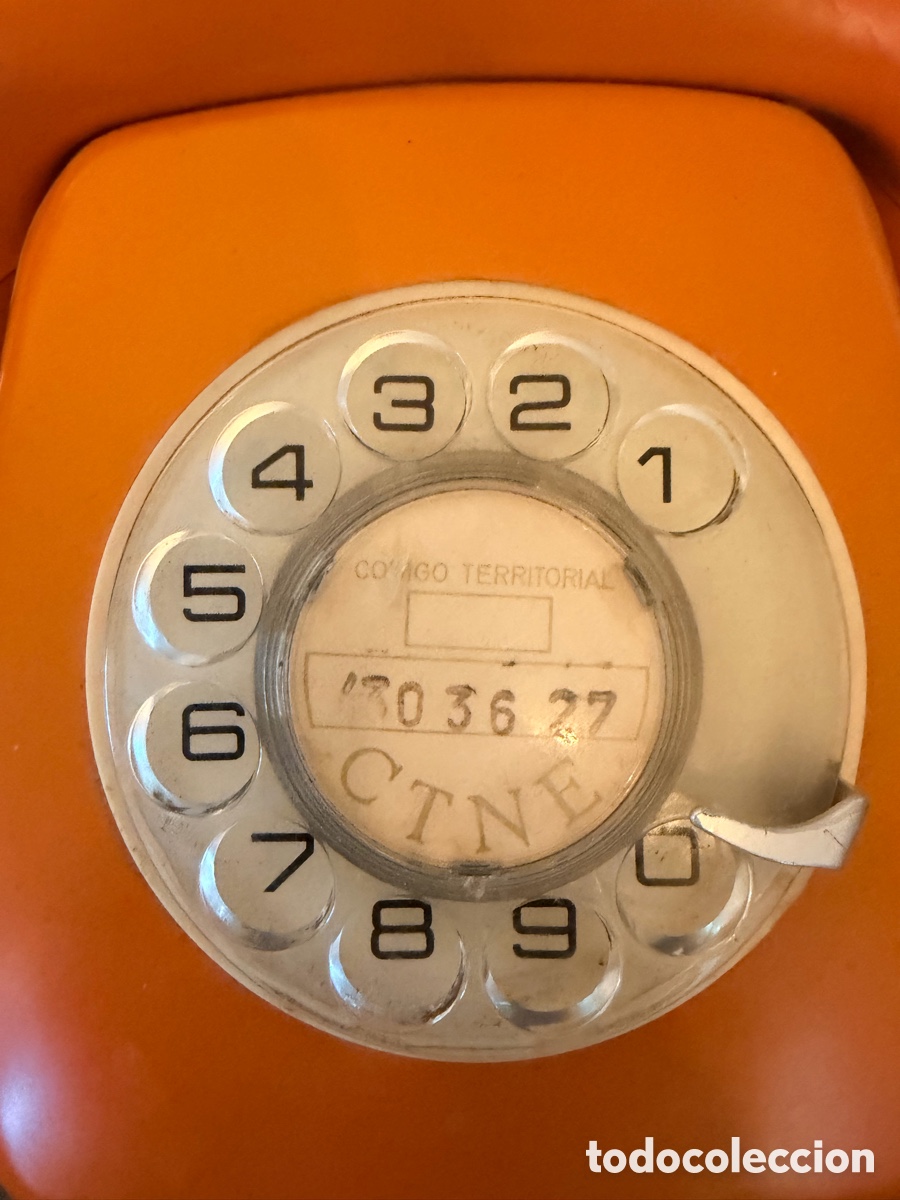 Tel&eacute;fonos: Antiguo tel&eacute;fono naranja modelo Heraldo - Foto 3