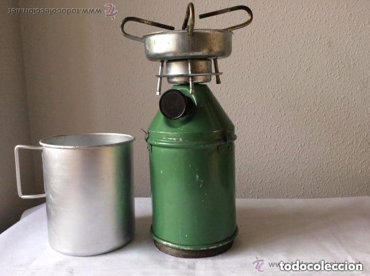 Antig&uuml;edades: EQUIPAMIENTO DE CAMPA&Ntilde;A, CAMPING GAS ANTIGUO. ACOMPA&Ntilde;ADO CON SU UTENSILIO O CAZO DE ALUMINIO
