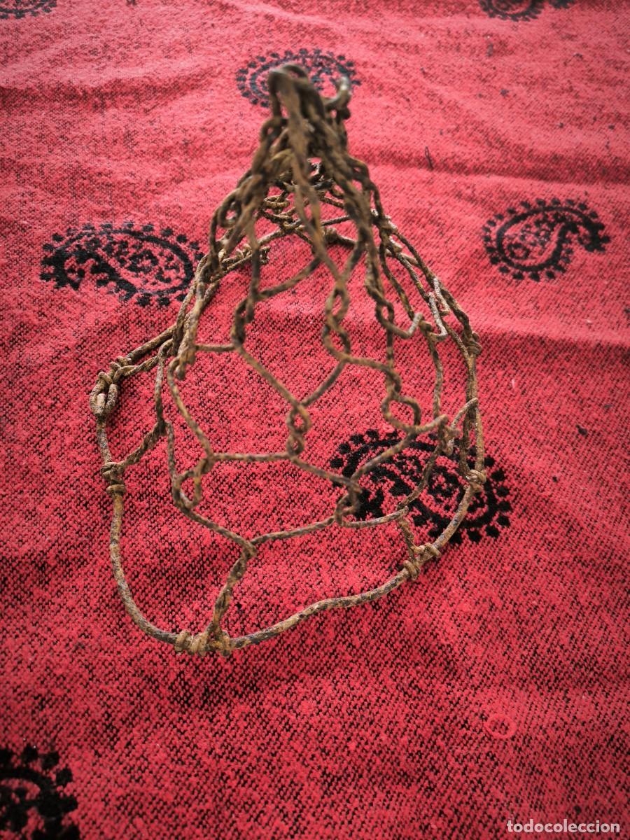 Antig&uuml;edades: Antigua cesta decorativa de hierro forjado &ndash; Artesan&iacute;a tradicional &ndash; 22 cm