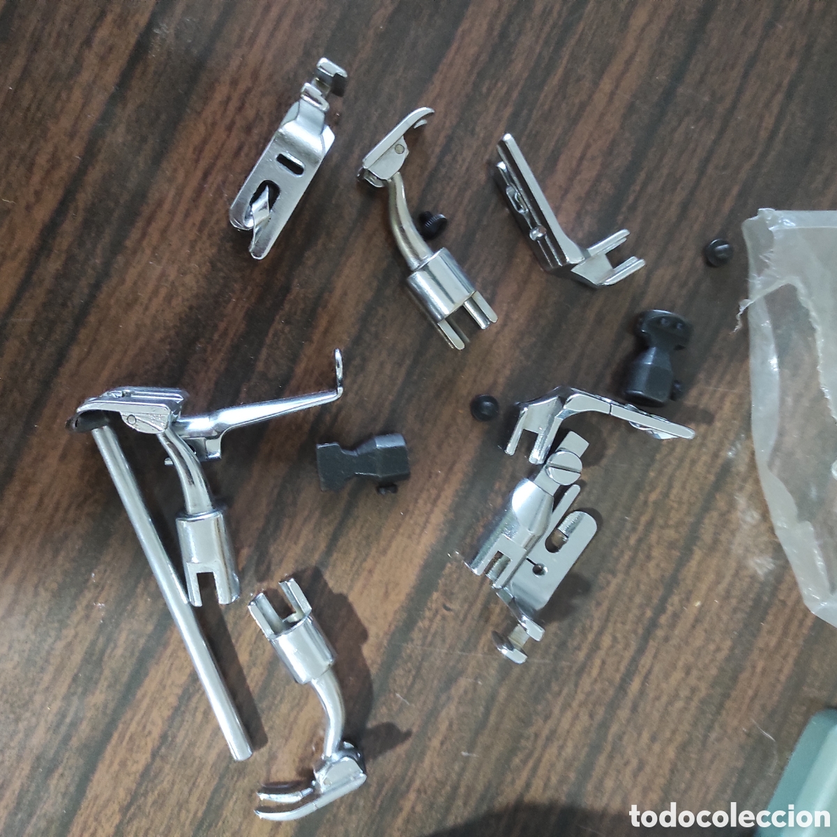 Antig&uuml;edades: M&aacute;quina de Coser REFREY &ndash; Modelo Transforma 427 - Foto 3