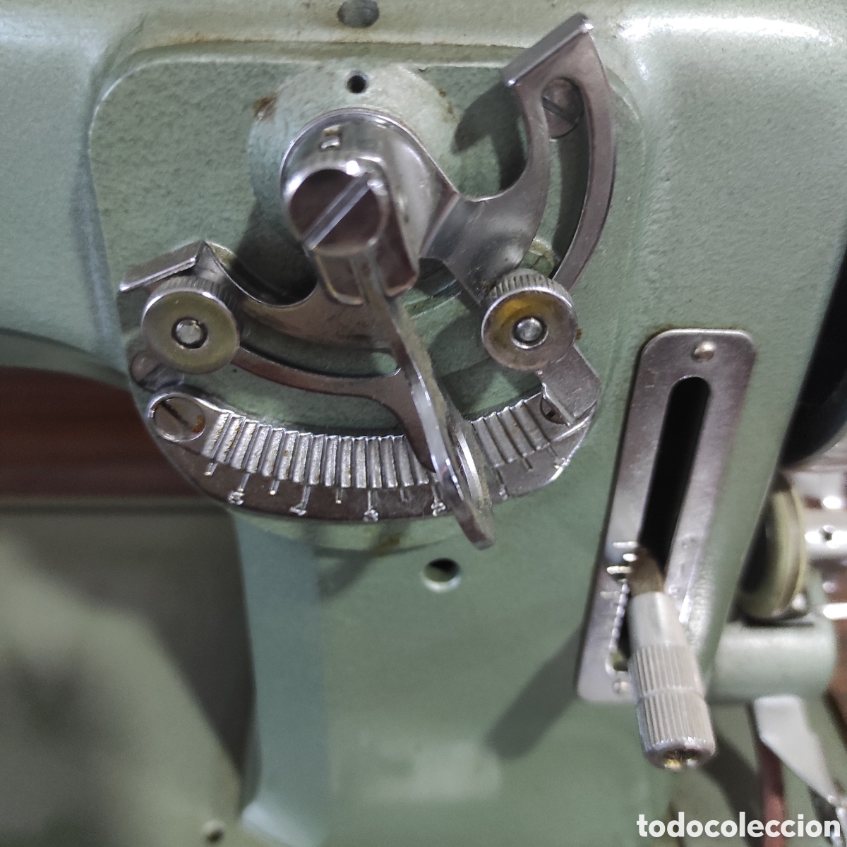 Antig&uuml;edades: M&aacute;quina de Coser REFREY &ndash; Modelo Transforma 427 - Foto 7