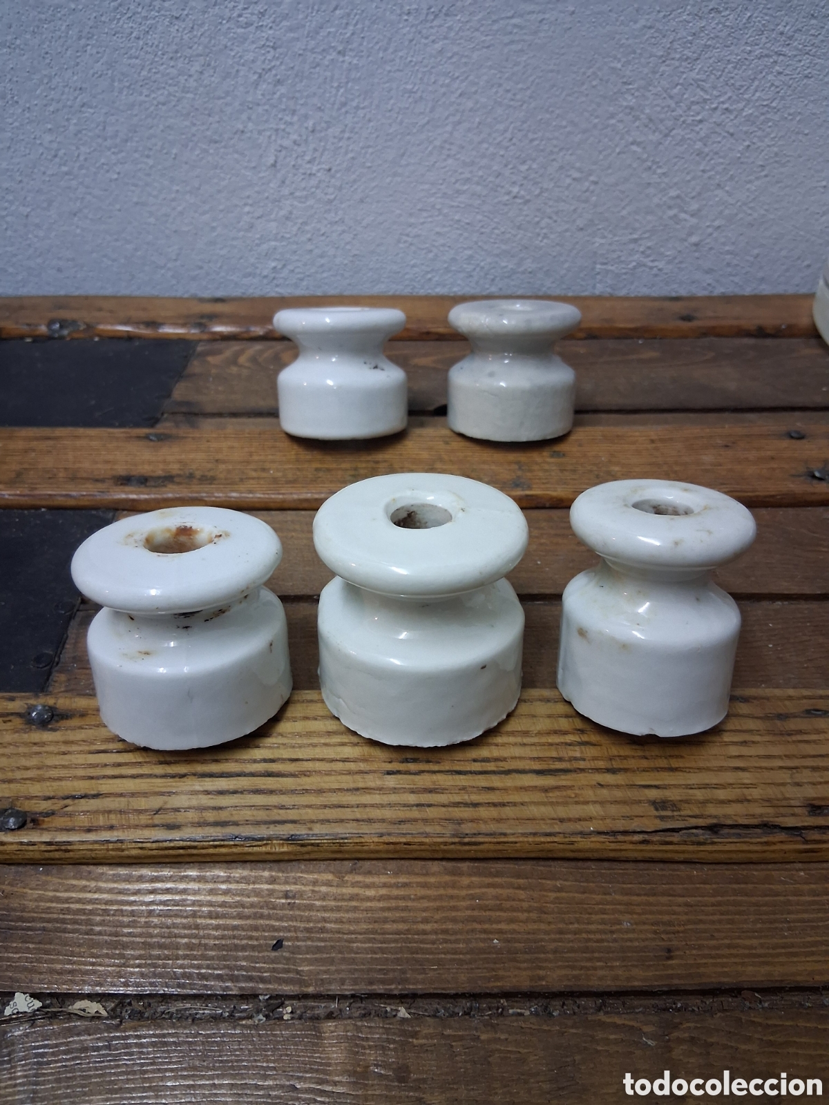 Antig&uuml;edades: Antiguas 5 jicaras aislantes de porcelana instalaci&oacute;n el&eacute;ctrica ceramica blanca aisladores