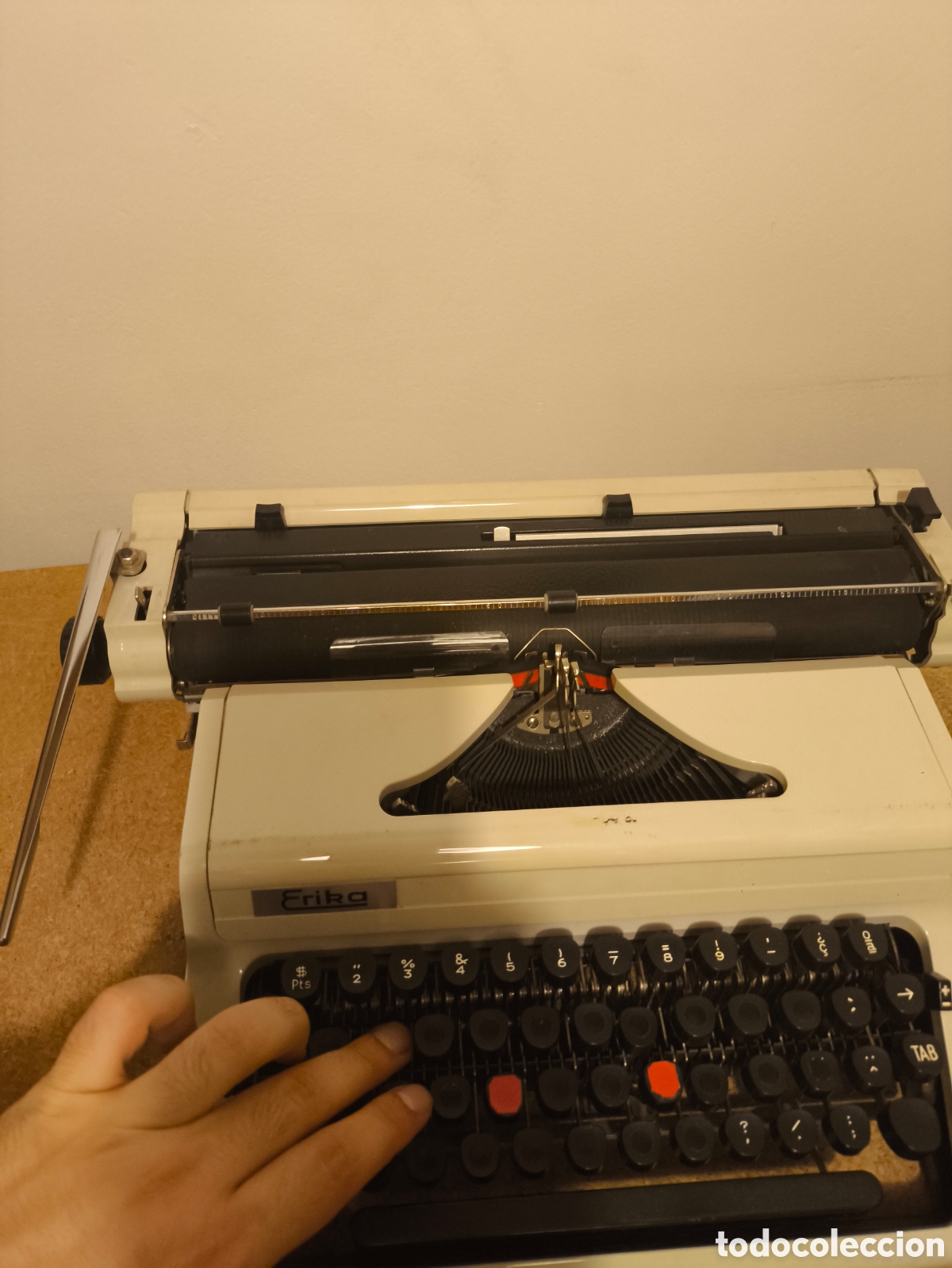 Antig&uuml;edades: M&aacute;quina de escribir marca Erika - Foto 2