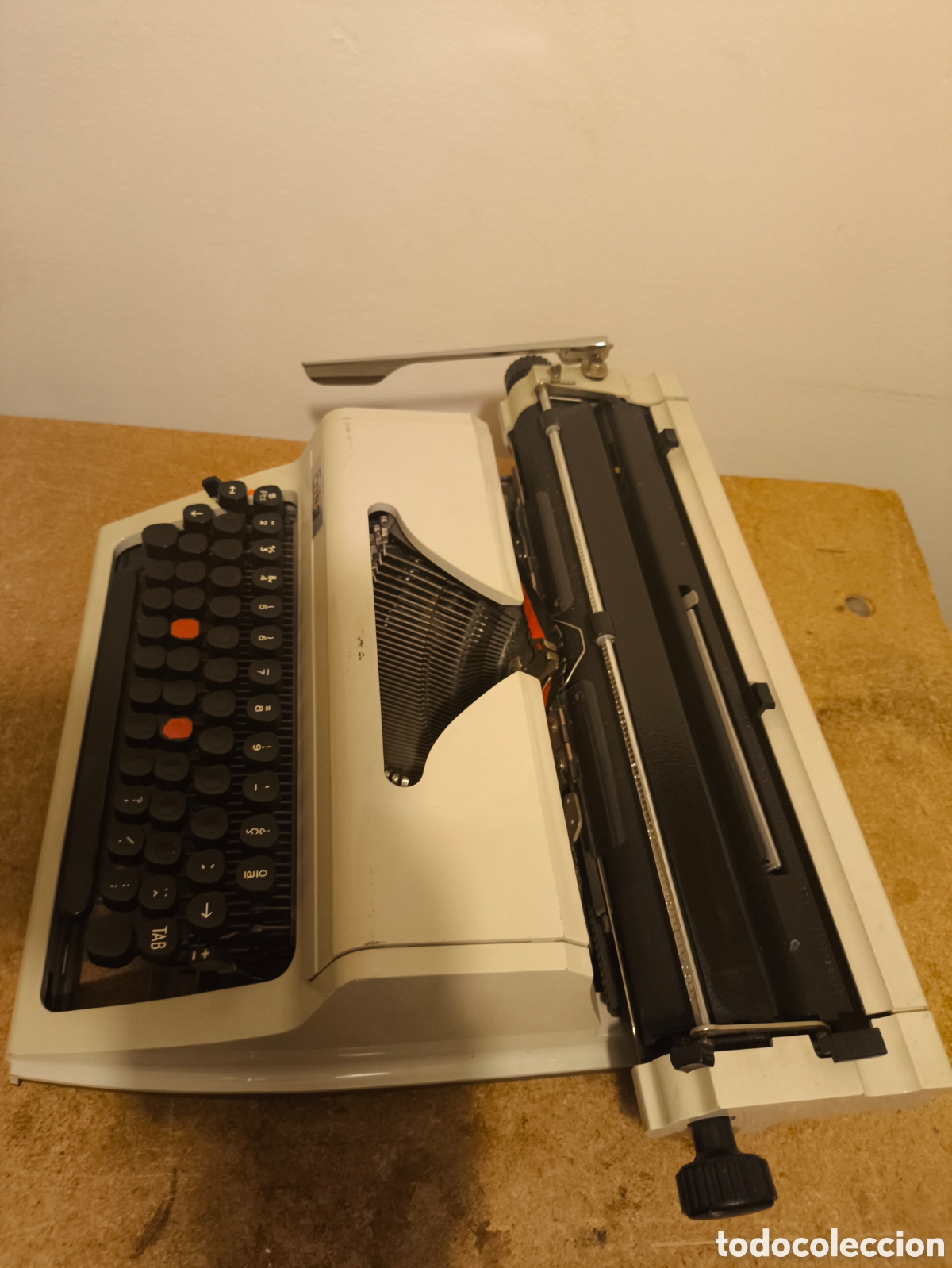 Antig&uuml;edades: M&aacute;quina de escribir marca Erika - Foto 3