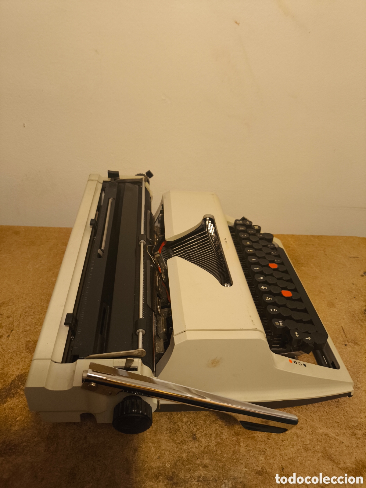 Antig&uuml;edades: M&aacute;quina de escribir marca Erika - Foto 5