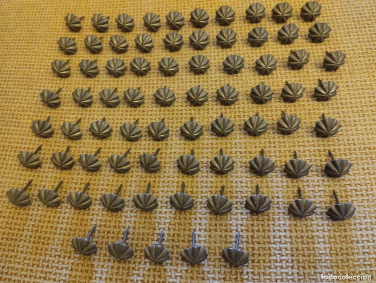 Antig&uuml;edades: Lote de chinchetas o clavos antiguos
