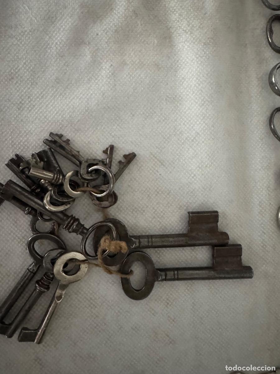 Antig&uuml;edades: Lote 12 llaves variadas hierro 6 cm
