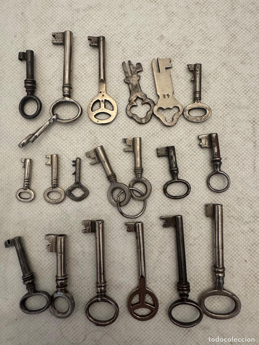Antig&uuml;edades: Lote 16 llaves antiguas variadas hierro varios tama&ntilde;os 2/8 cm