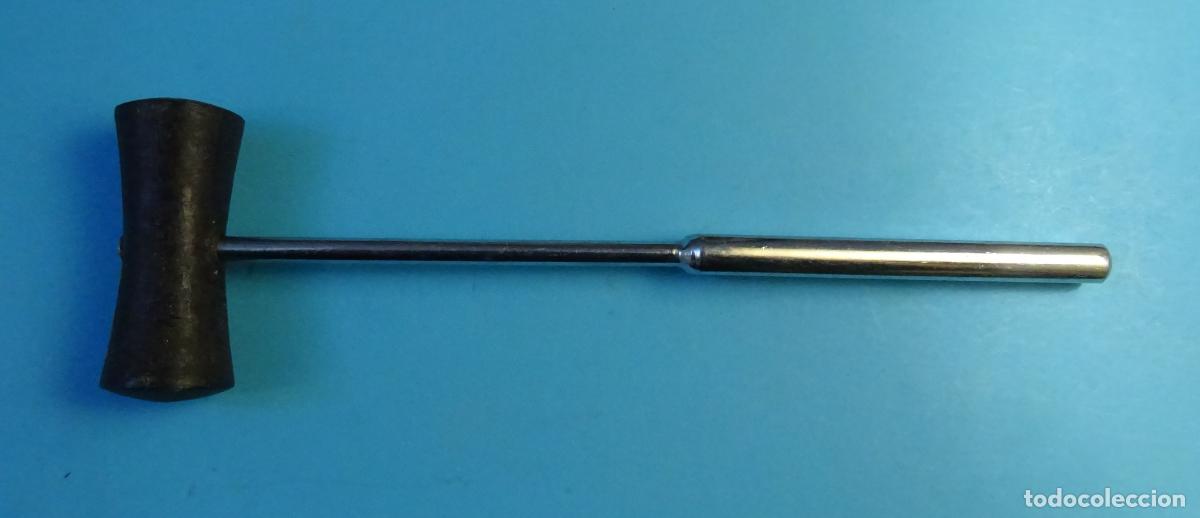 Antig&uuml;edades: MARTILLO REFLEJOS. ROCHEVIT. INSTRUMENTAL M&Eacute;DICO. LONGITUD 19 CM