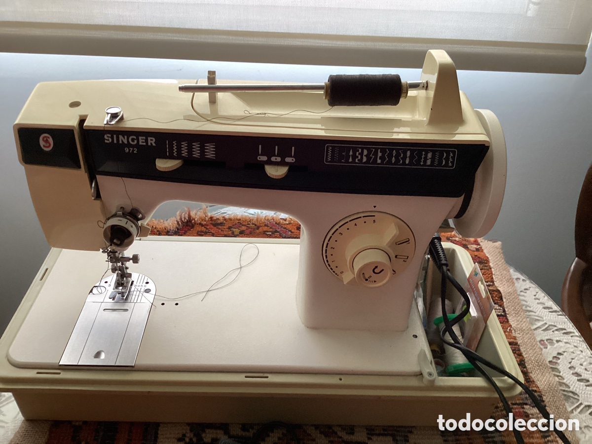 Antig&uuml;edades: M&aacute;quina de coser Singer modelo 972
