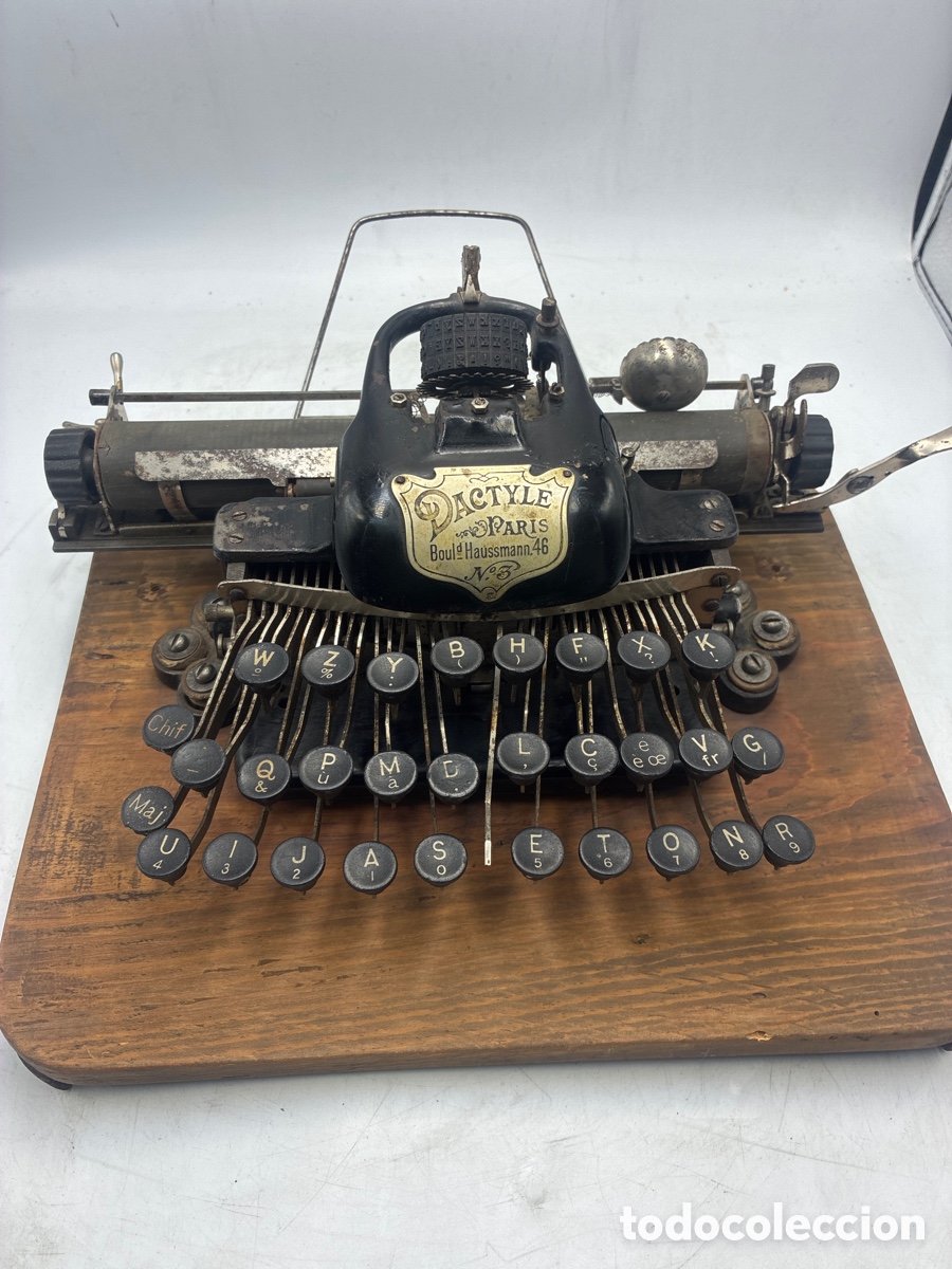Antig&uuml;edades: M&aacute;quina de escribir Dactyle.