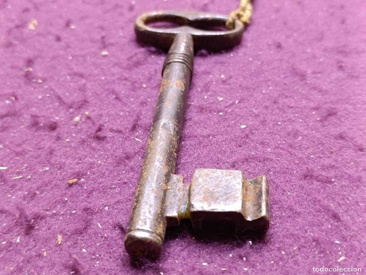 Antig&uuml;edades: AL2, Antigua Llave de forja, a datar