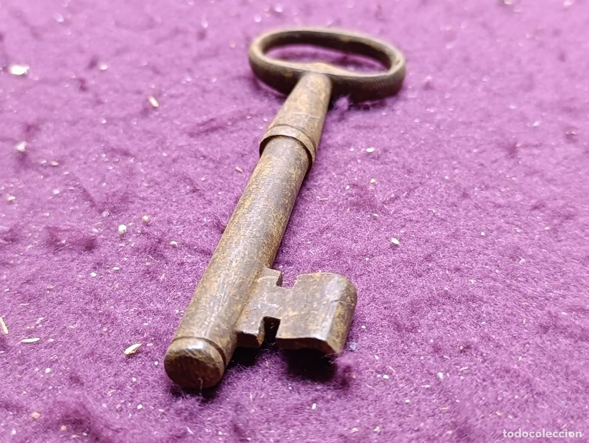 Antig&uuml;edades: AL4, Antigua Llave de forja, a datar