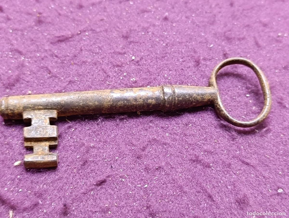 Antig&uuml;edades: AL5, Antigua Llave de forja, a datar