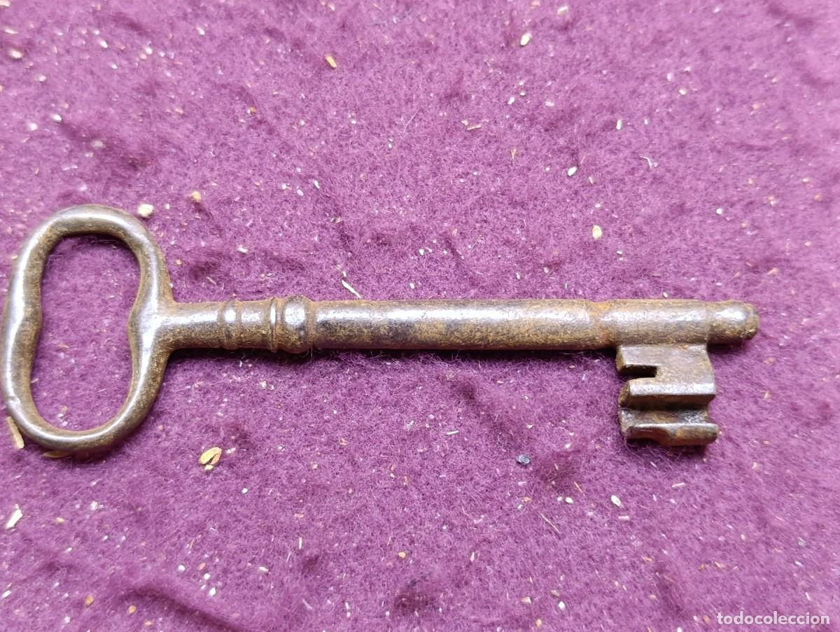 Antig&uuml;edades: AL10, Antigua Llave de forja, a datar