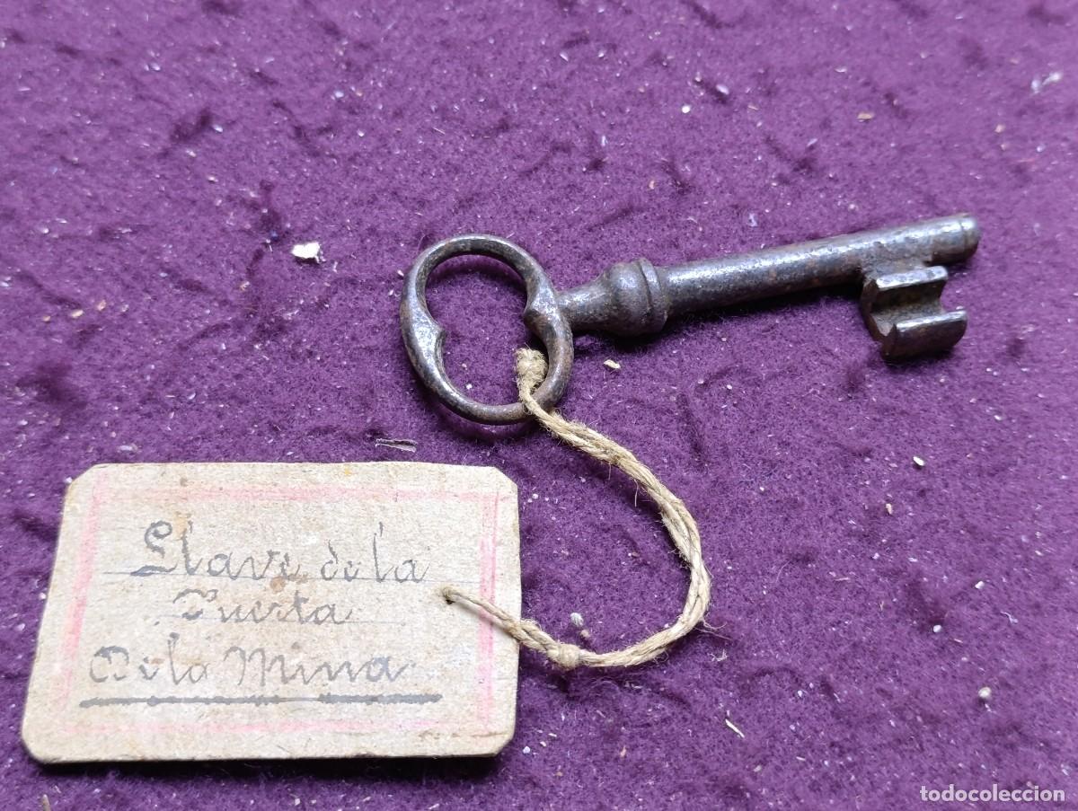 Antig&uuml;edades: AL11, Antigua Llave de forja, a datar