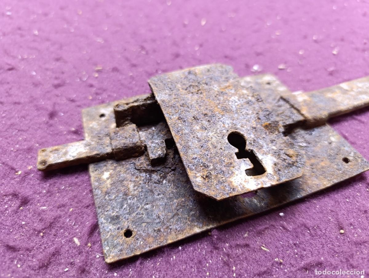 Antig&uuml;edades: Antigua pieza de Cerrajer&iacute;a y forja antigua, Cerradura, a datar