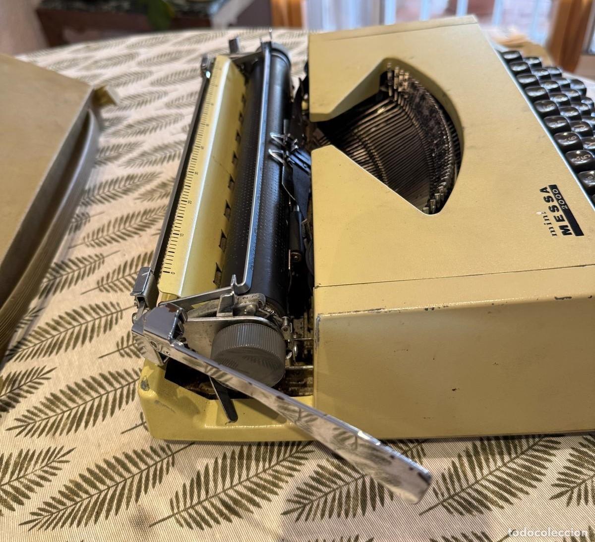 Antig&uuml;edades: M&aacute;quina de escribir Mini MESSA 2000 - Foto 6