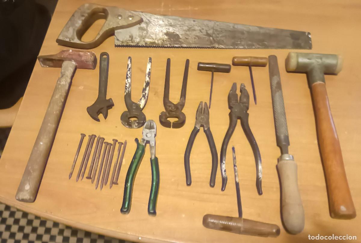 Antig&uuml;edades: LOTE DE HERRAMIENTAS DE OFICIO ANTIGUAS. CARPINTER&Iacute;A, ZAPATER&Iacute;A, ARTESAN&Iacute;A. ver foto